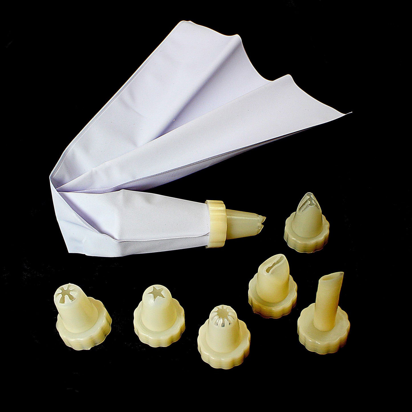 Standard Icing Bag Attached With 7 Nozzles 1053 (Large Letter Rate)