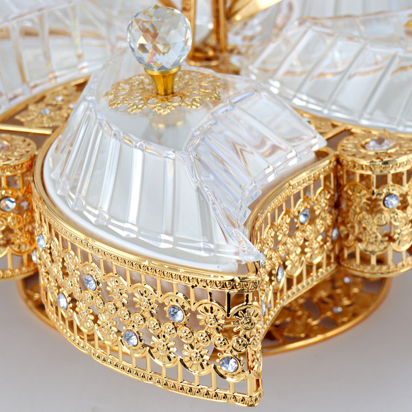 Durane Metal / Plastic Ornate Party Serving Tray Gold E0483-C Clamshell 55 x 46 cm 10679 (Big Parcel Rate)